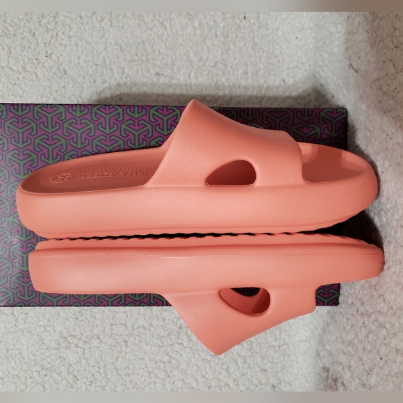 Tory Burch Logo Shower Slides - Picture 2 of 7